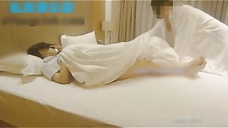 98年白嫩漂亮邻家学妹制服诱惑干完妹子累的睡着了趁机又操