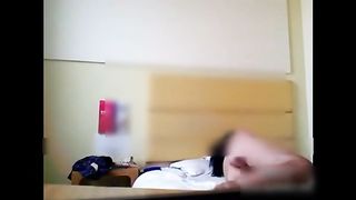 小伙宾馆开房与人妻偷腥歇歇干干玩了30来分钟草的猛把人妻干的淫叫