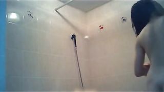 摄像头偷拍到的女友闺蜜卫生间沐浴洗澡颜值超高阴毛浓密性感