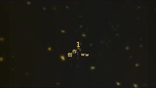 95年情趣淘宝嫩模变展示衣服边挨操