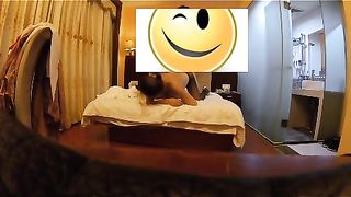 周末驱车100多公里酒店约炮性饥渴的养生馆老板娘穿着黑丝高跟干