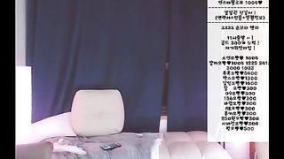 嘶哑内内揉搓奶子助性卖力抽插无毛美穴啪啪响爽的啊啊啊直叫