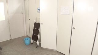 ここで声出したらバレちゃうよ」とスリル