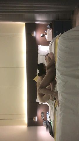 【午夜寻花】，大神爱徒精彩首秀，苗条大长腿小姐姐，抠穴观音坐莲深得师傅精髓，高清源码录制