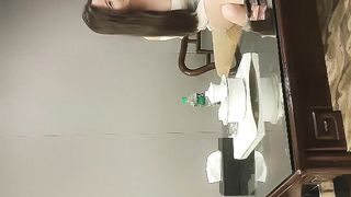 【69堂精品】3000约极品外围，23岁，170cm，极品美胸，撩人水平一流，前凸后翘，绝美尤物值得一干(0)