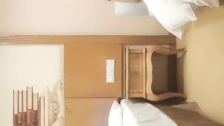 【69堂精品】重金忽悠足浴小姐姐，外围的价格，享受良家的肉体，苗条美腿，身姿曼妙，角度变化眼花缭乱