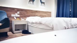 【69堂精品】黄先生探花约大奶妹子口交舔弄床上骑坐自己动02