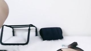 【69堂精品】嫩唇萌妹3P情趣椅子上骑乘边口交各种操