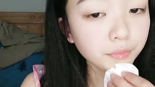 【69堂精品】学生萌妹掰开粉嫩馒头穴近距离特写手指揉搓02