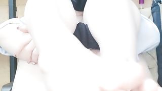 【69堂精品】御姐大白屁股手指掰穴自慰一会就出白浆了