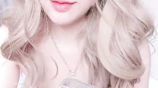 【69堂精品】萌妹两个振动棒双管齐下肛塞情趣尾巴塞入02