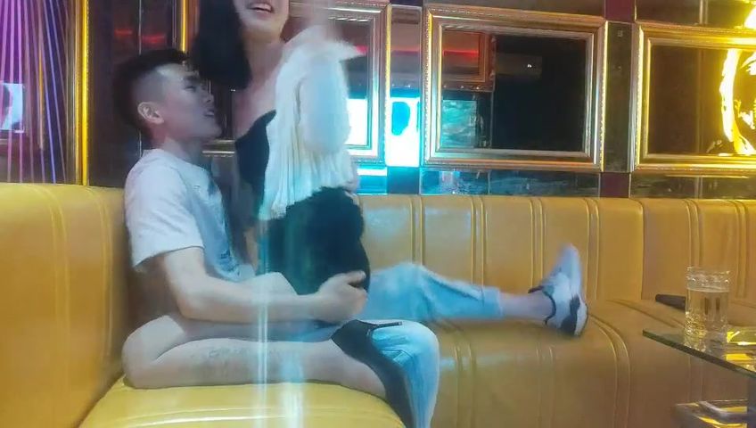 怨种探花LTV玩操大奶抠逼流水二部