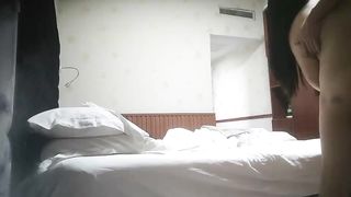 操骚女技师按摩完带回操逼69姿势舔逼主动骑乘