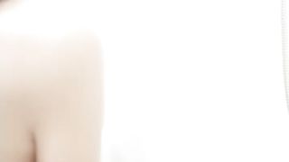 高挑女友兰花指自慰插穴全裸洗澡诱惑狼友