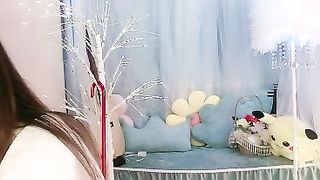 【69免费视频】脱衣舞少女直播艳舞诱惑粉丝打飞机玩弄