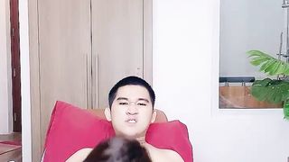 【69堂精品视频】小姐姐干净无毛小穴被小哥玩弄上位