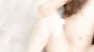 【69堂精品】苗条身材的妹妹约了一个很像鸭哥的男人很猛操