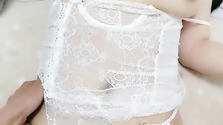 【69堂精品】风骚人妻伺候大哥激情啪啪口交足交无套抽插