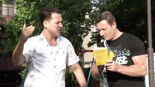 【69堂免费视频】性感和好奇的亚洲女学生被两只自愿大鸡巴抽插