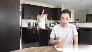 【69堂免费视频】继母的阴户然后你就可以把饱满淫穴高潮