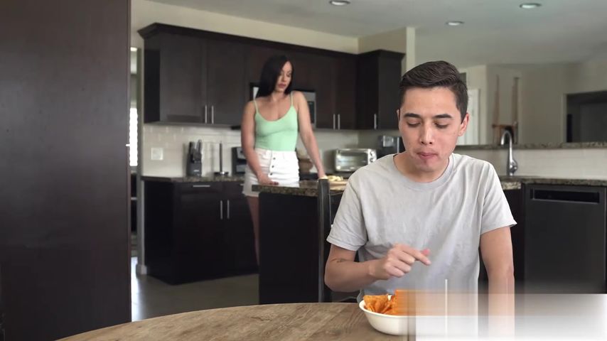 【69堂免费视频】继母的阴户然后你就可以把饱满淫穴高潮