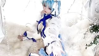 【69堂免费视频】极品Cos爆机少女喵小吉《双子最强冰雪组合》原神花嫁+甘雨优菈