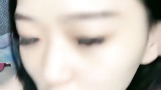 【69堂免费视频】口交舔弄大鸡巴样子真骚，各种道具蹂躏骚穴，激情爆草高潮不断