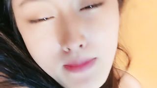 【69堂免费视频】后入大屁股激情上位，浪叫呻吟表情好骚颜射