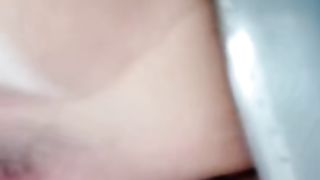 【69堂免费视频】粉嫩老板娘的诱惑，跟小哥在店里啪啪开干