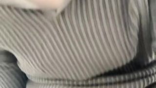 【69堂免费视频】美女厂妹上班偷偷直播，刷礼物就给你看逼