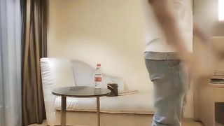 【69堂免费视频】约操衬衫短裙貌似郑爽的小女孩，春宵一刻只值2500！