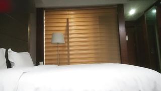 【69堂免费视频】和旗袍少妇酒店开房“我好喜欢你的鸡巴，操的我好舒服”