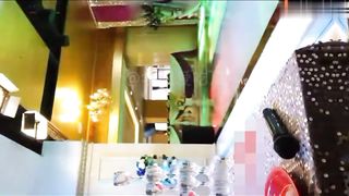 【69堂免费视频】高挑靓女塞着跳弹现场主持婚礼，内裤都湿透了，紧张又刺激，内裤湿透沾满了粘液