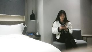 【69堂免费视频】高颜值大长腿高筒靴女神，真实性感苗条甜美，做爱很洒脱