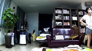 【69堂免费视频】【硬核泄密】中年夫妻做爱正在口交，闺蜜来了在旁边看，边聊天边继续啪啪