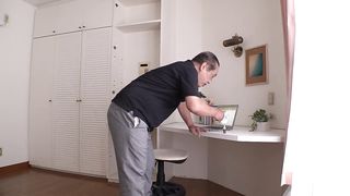 【69堂免费视频】用安眠药让我厚脸皮儿子的大胸妻子入睡并强奸她北野未奈