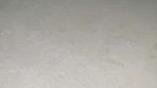 【69堂免费视频】两个骚女深夜驾车户外！没穿内裤塞着跳蛋！蹲着野外尿尿，深喉插嘴吐了，翘起屁股摸穴后入