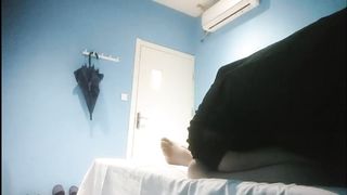 【69堂免费视频】【勾搭良家技师】偷拍重金买钟足疗会所人妻技师，带回酒店无套内射爽歪歪，干的心里美滋滋