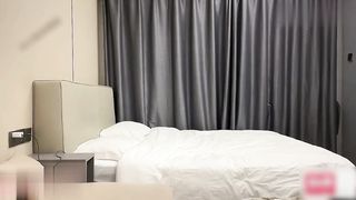 【69堂免费视频】【精选探花】约炮高颜值兼职学妹，娇小玲珑奶子却不小