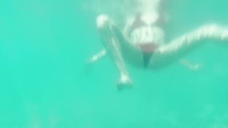 【69堂免费视频】#146 水下手淫和酒店做爱 - 我们来自欧洲的最后一个视频