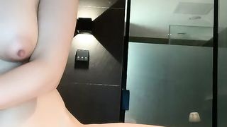 【69堂免费视频】后入短裙小骚妹,疯狂打桩输出