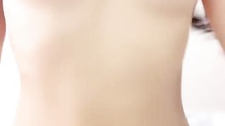 【69堂免费视频】埋头吃大屌口活棒，大屌慢慢插入好紧好热