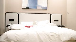 【69堂免费视频】小宝寻花深夜场黑色长裙少妇，穿上情趣吊带透视装，舌吻摸逼调情69口交，翘起大屁股后入猛烈撞击