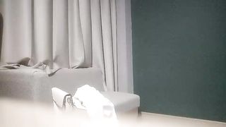 【69堂免费视频】无情哈了少约了个牛仔短裙妹子，沙发上操撩起裙子摸逼，翘起屁股后入抬起双腿抽插猛操