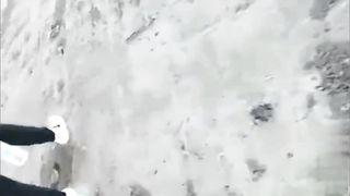 【69堂免费视频】【户外野战】烂尾楼的尖叫声，熟女司机跟小伙激情户外野战