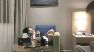 【69堂免费视频】【白嫖学生妹】玩猜拳输光衣服被抱上床狂操嫩穴