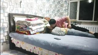 【69堂免费视频】【淫妻出轨】良家人妻和奸夫聊天谈心，喝到微醺上床激情开操