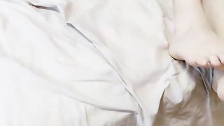 【69堂免费视频】干起来特别爽拨开裤子插入，上位骑乘后入猛操