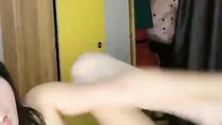 【69堂免费视频】气质模特女神，白色丝袜椅子上女上位啪啪，新炮友完美露脸大战玩穴，跳蛋自慰白虎穴