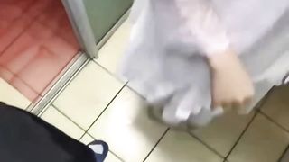 【69堂免费视频】【偷情出轨】厨房偷操大姨子，一对大奶巨乳诱死人